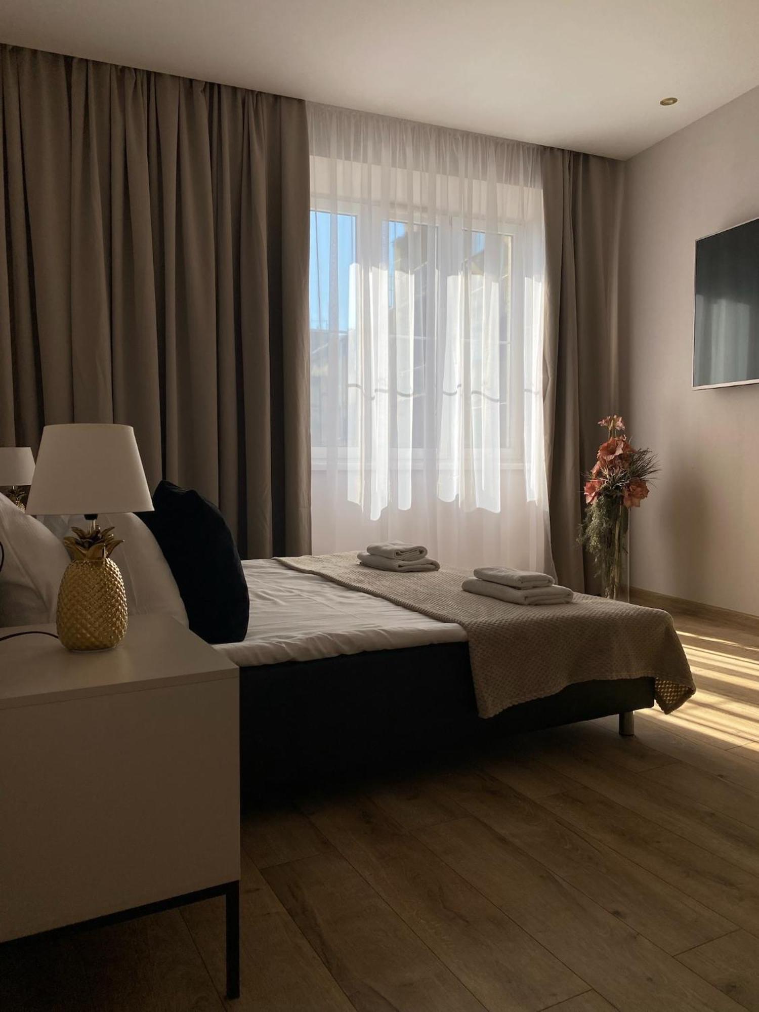 Leo Apartments Old Town Краков Экстерьер фото