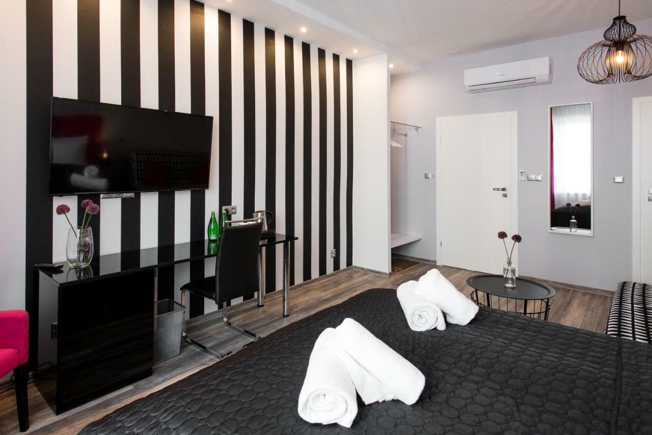 Leo Apartments Old Town Краков Экстерьер фото